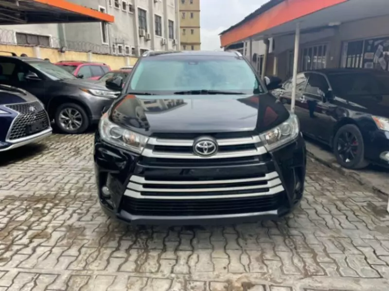 Toyota Highlander   - 2017