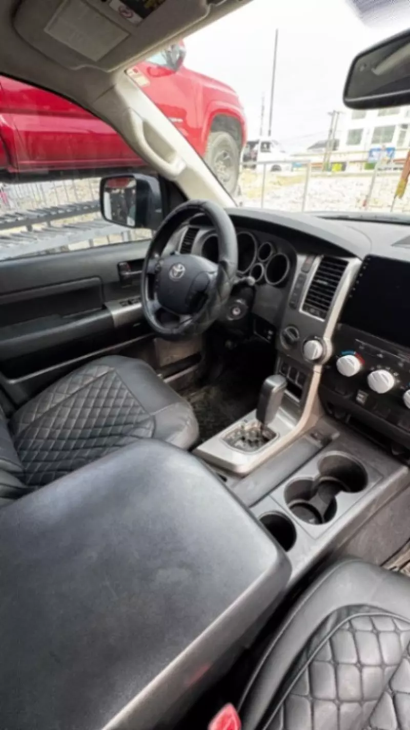 Toyota Tundra   - 2012