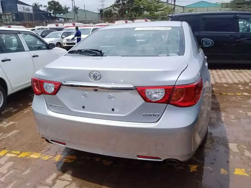 Toyota Mark X   - 2010