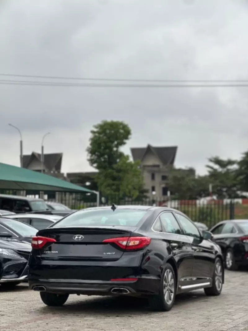 Hyundai Sonata   - 2015