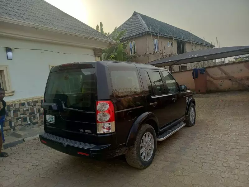 Land Rover  HSE LR4   - 2011