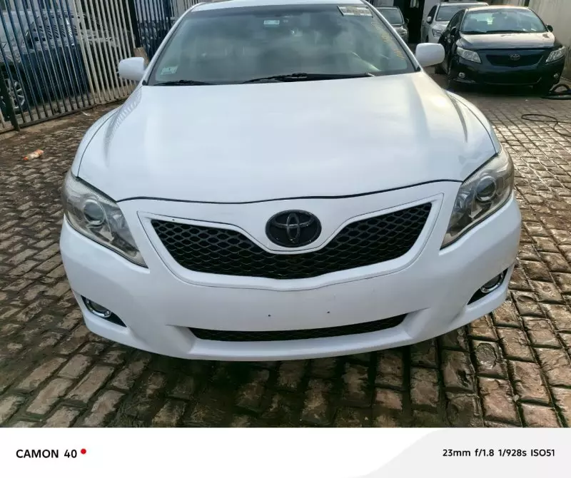 Toyota Camry   - 2011