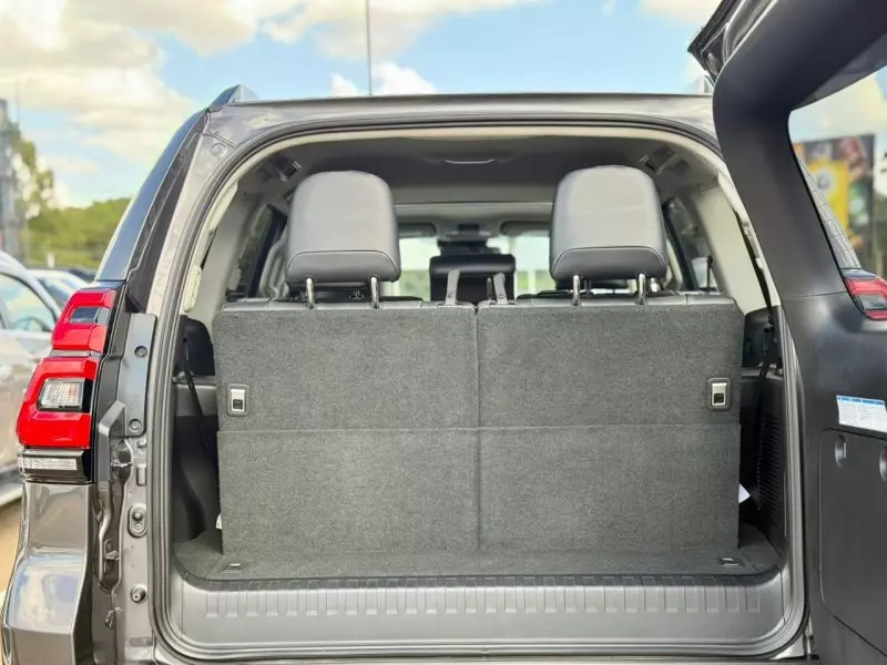 Toyota Land Cruiser Prado VX.L