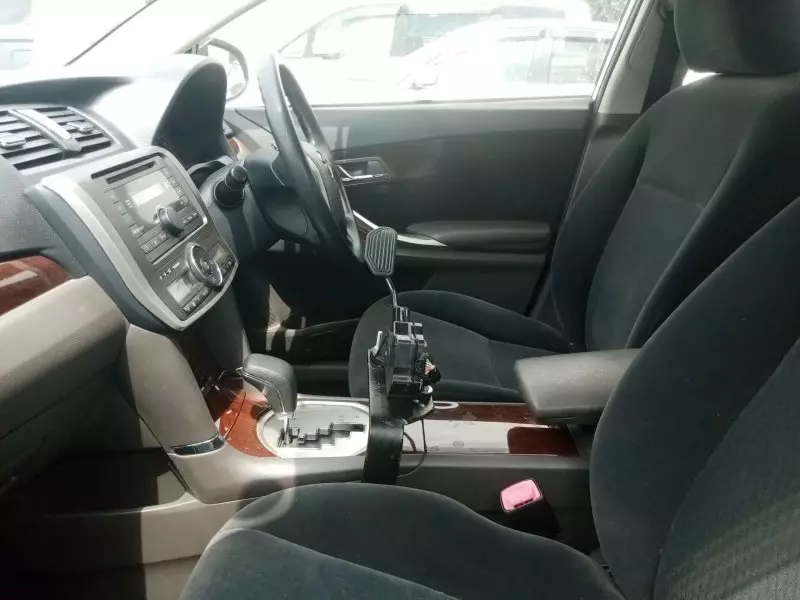 Toyota Premio    - 2013