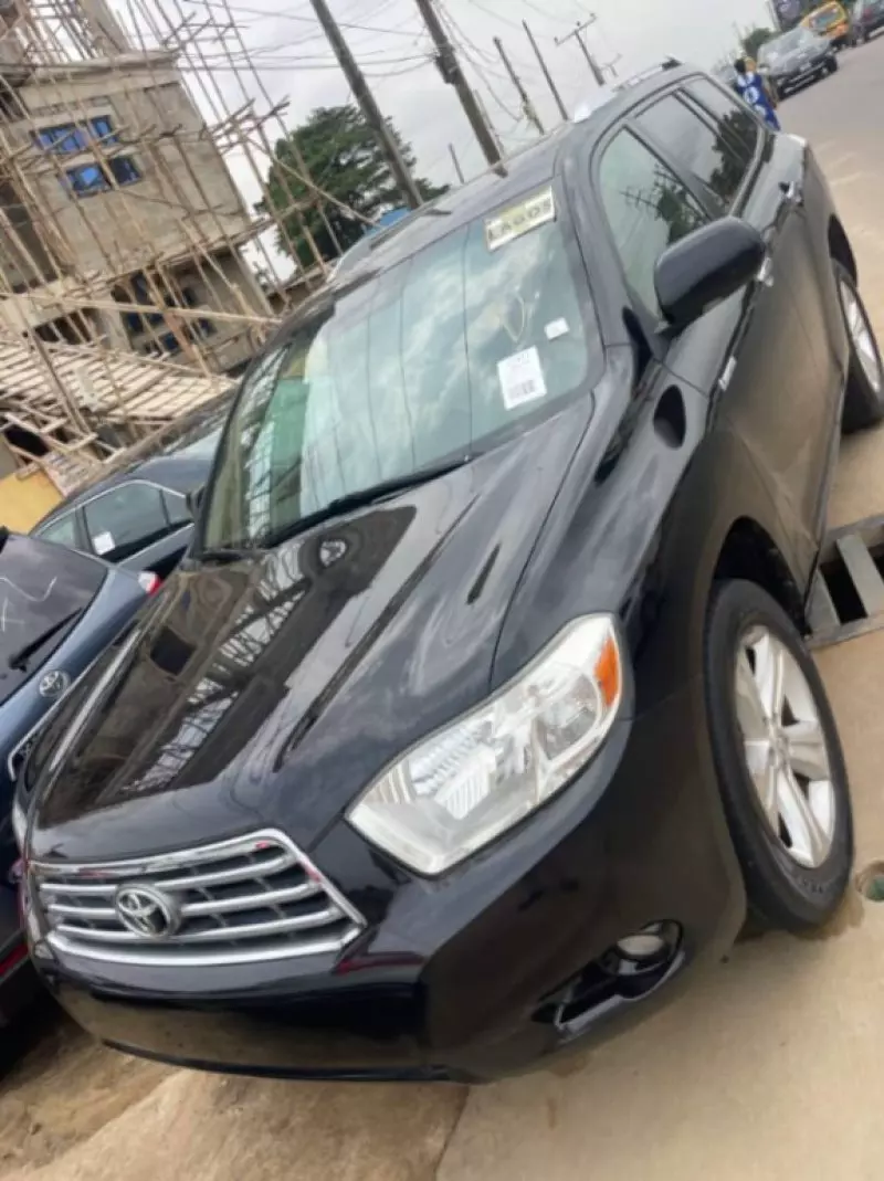 Toyota Highlander   - 2010