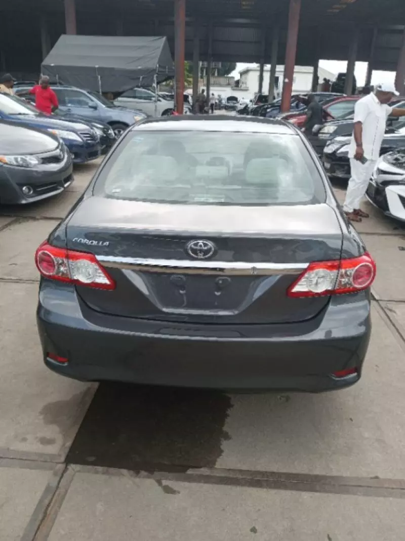 Toyota corolla   - 2012