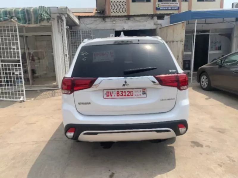 Mitsubishi Outlander - 2019