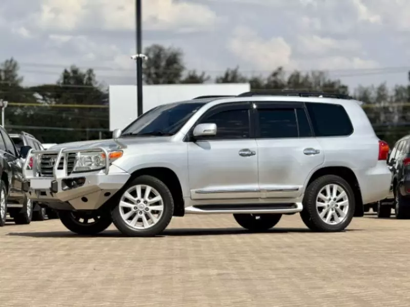 Toyota Land Cruiser V8   - 2014