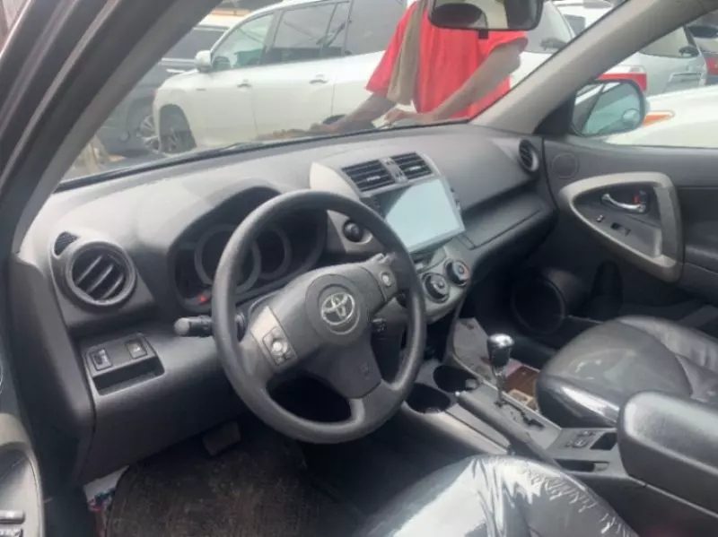 Toyota RAV 4   - 2010