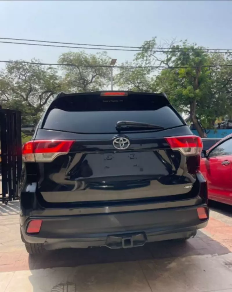 Toyota Highlander   - 2019
