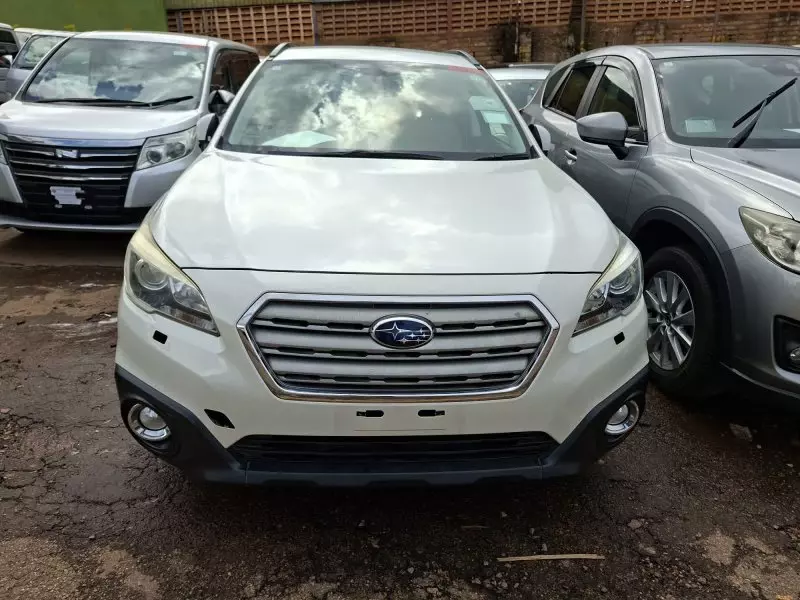 Subaru Outback   - 2015