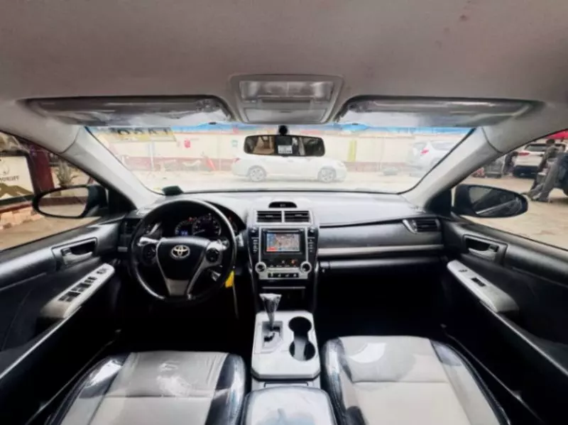 Toyota Camry   - 2012