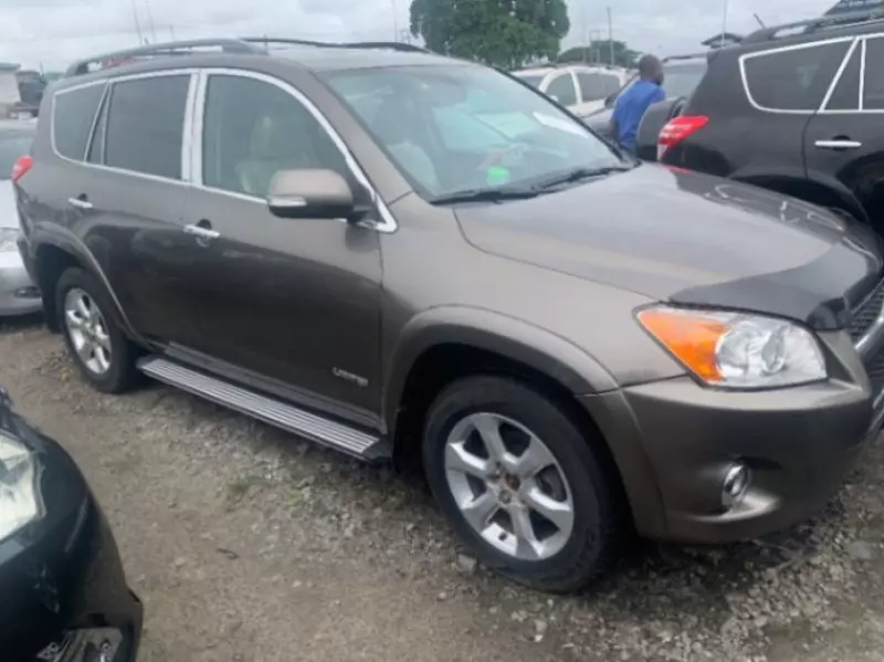 Toyota RAV 4   - 2012