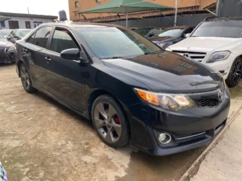 Toyota Camry   - 2012