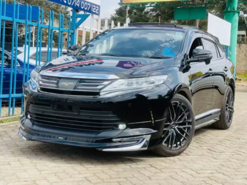 Toyota Harrier   - 2018