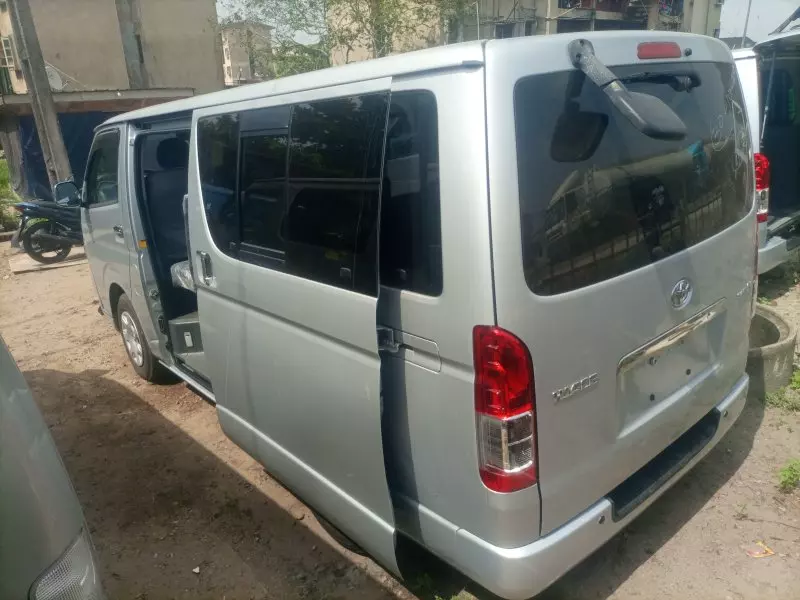 Toyota Hiace   - 2008