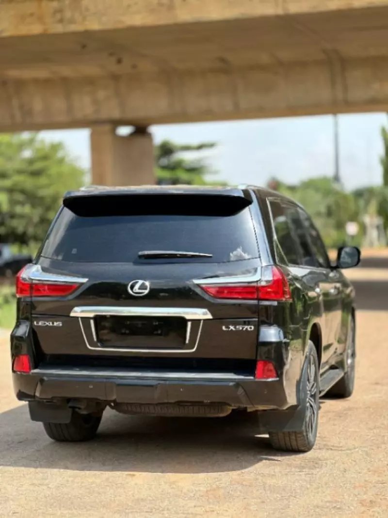 Lexus 570   - 2019