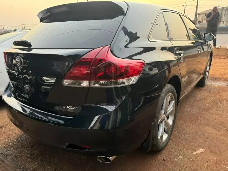 Toyota Venza   - 2013