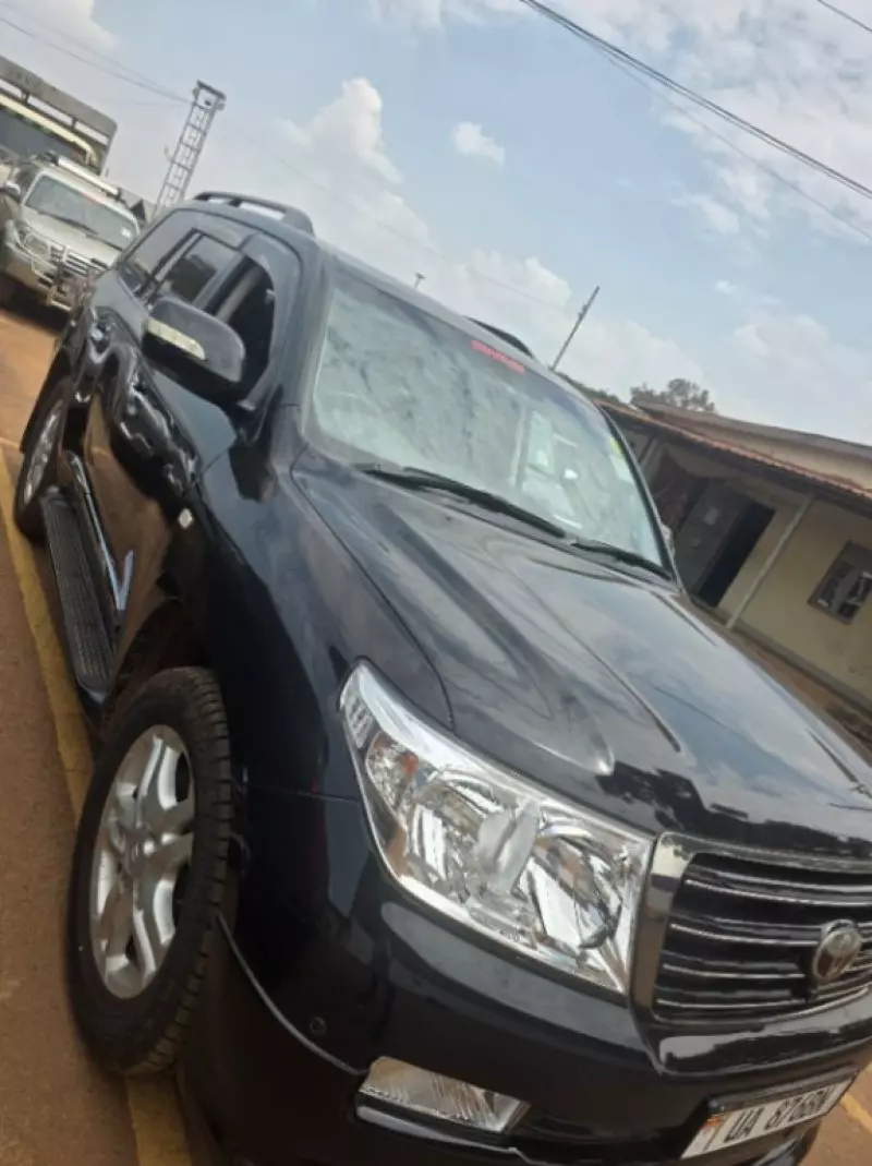 Toyota Landcruiser ZX   - 2011