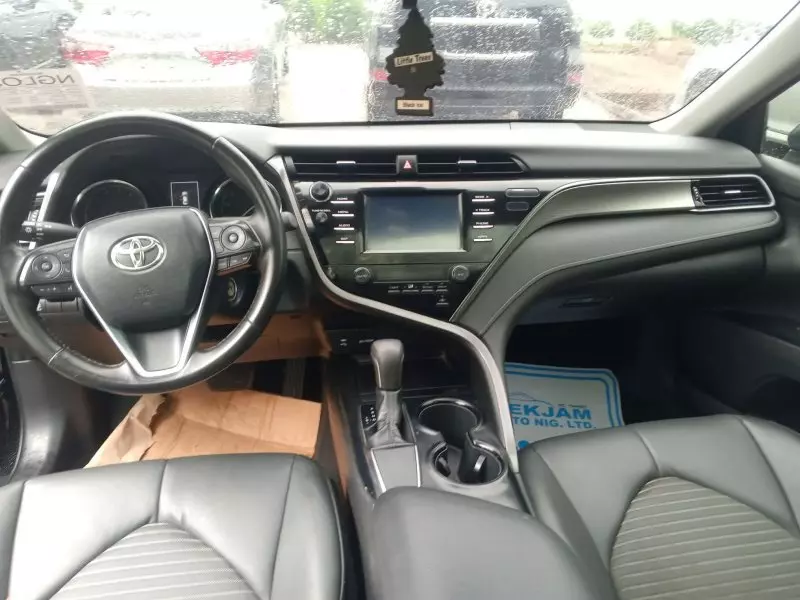 Toyota Camry   - 2019
