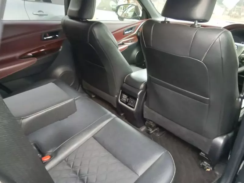Toyota Harrier   - 2017