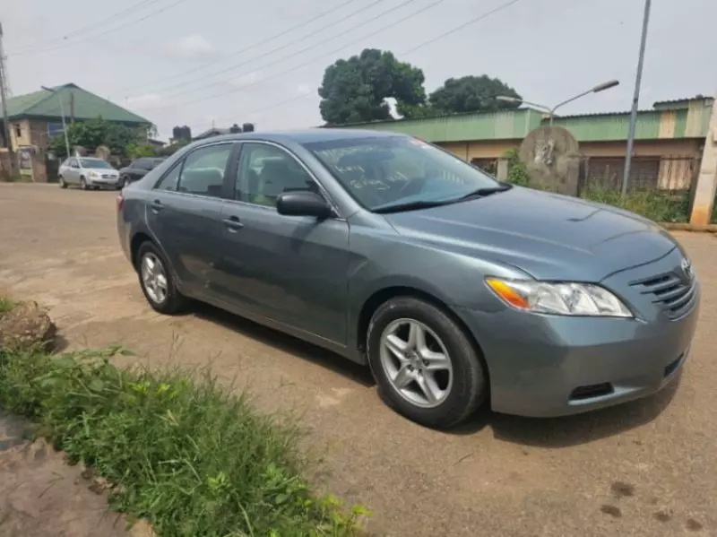 Toyota Camry   - 2007