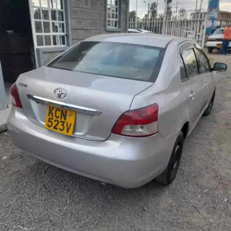 Toyota Belta   - 2011