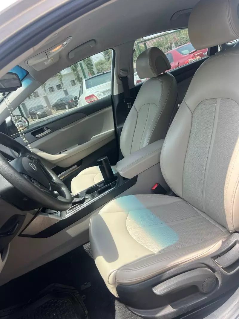 Hyundai Sonata   - 2012