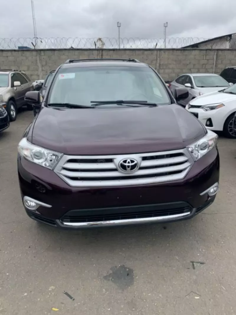 Toyota Highlander   - 2012