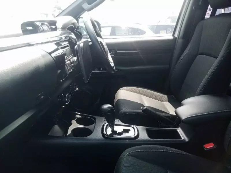 Toyota Hilux   - 2019