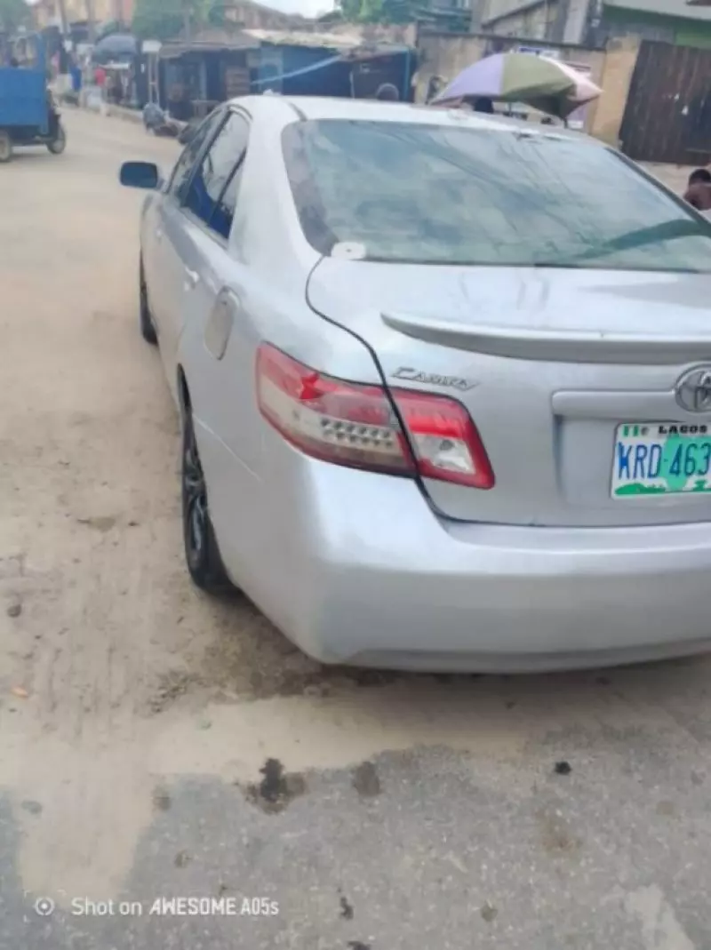 Toyota Camry   - 2010