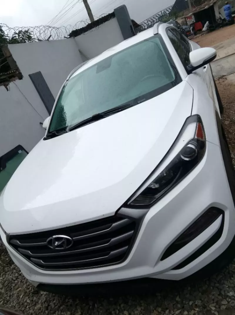 Hyundai Tucson   - 2017