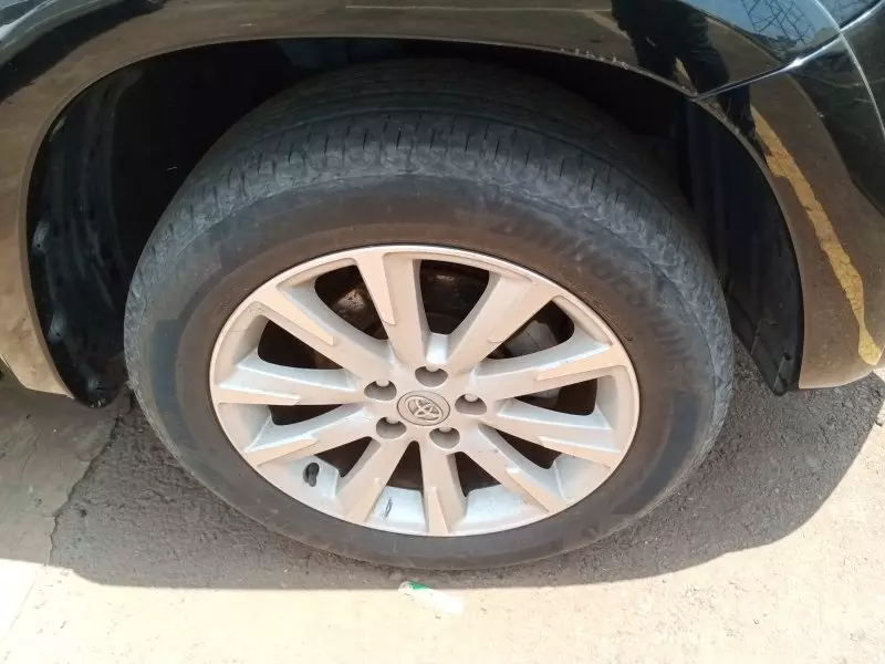 Toyota Vanguard    - 2012
