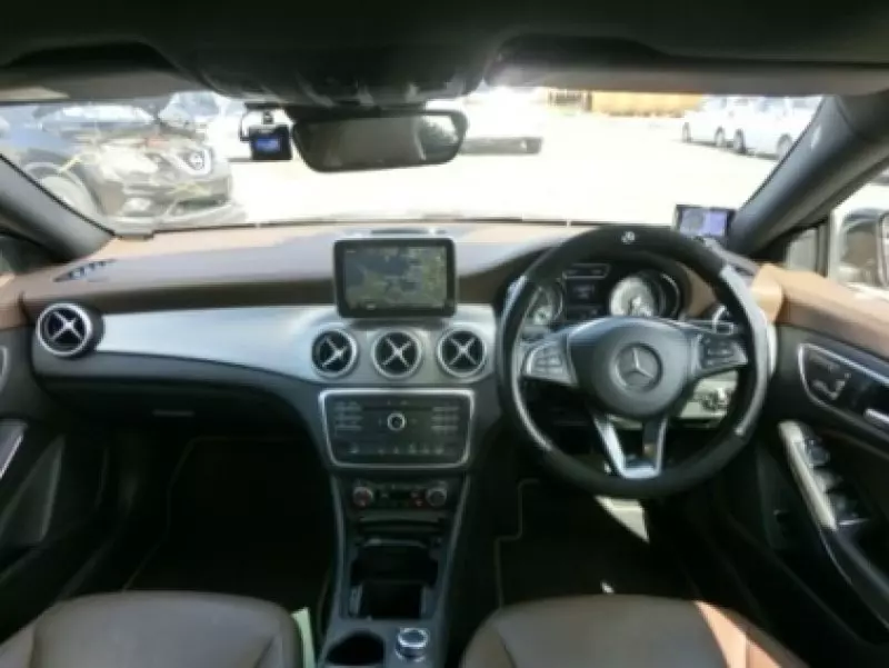 Mercedes-Benz CLA 180   - 2015