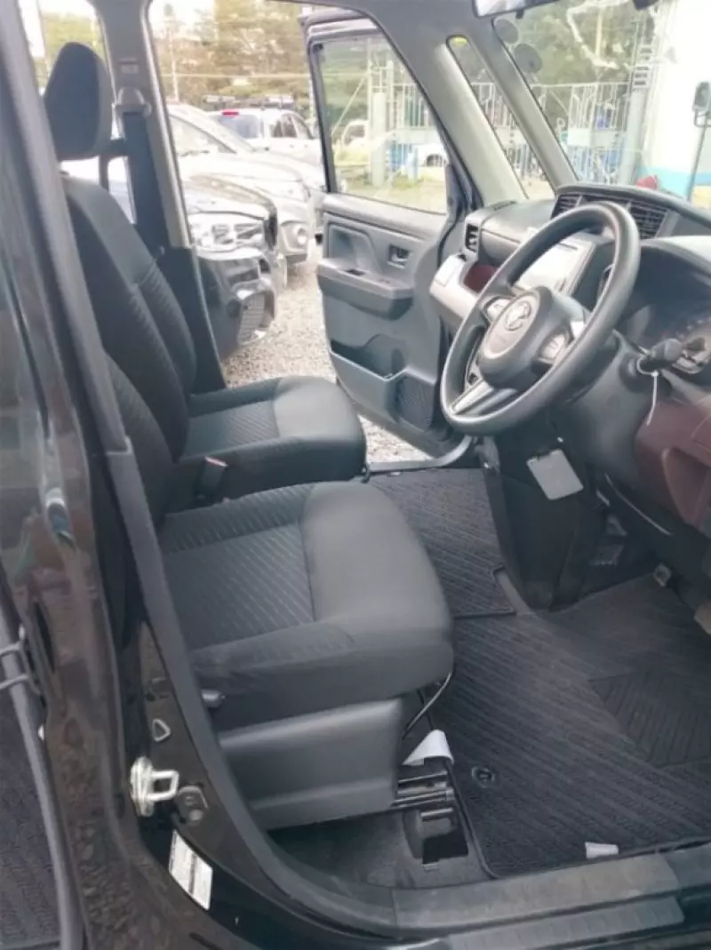 Toyota Roomy   - 2018