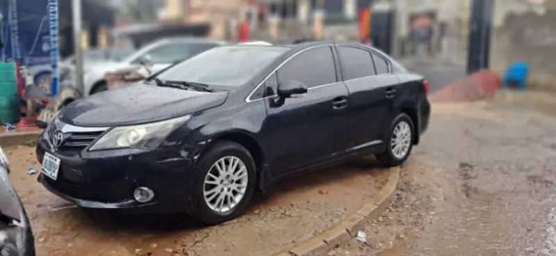 Toyota Avensis   - 2013