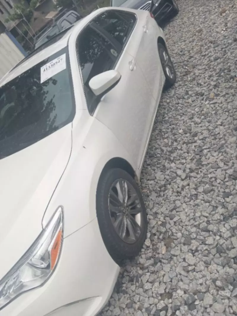 Toyota camry   - 2015