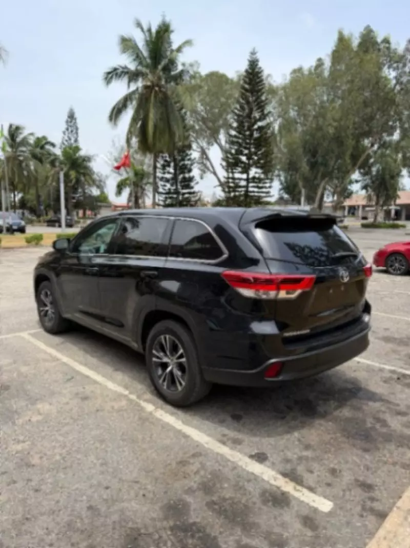 Toyota Highlander   - 2017