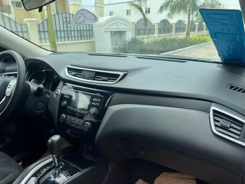 Nissan Rogue   - 2016