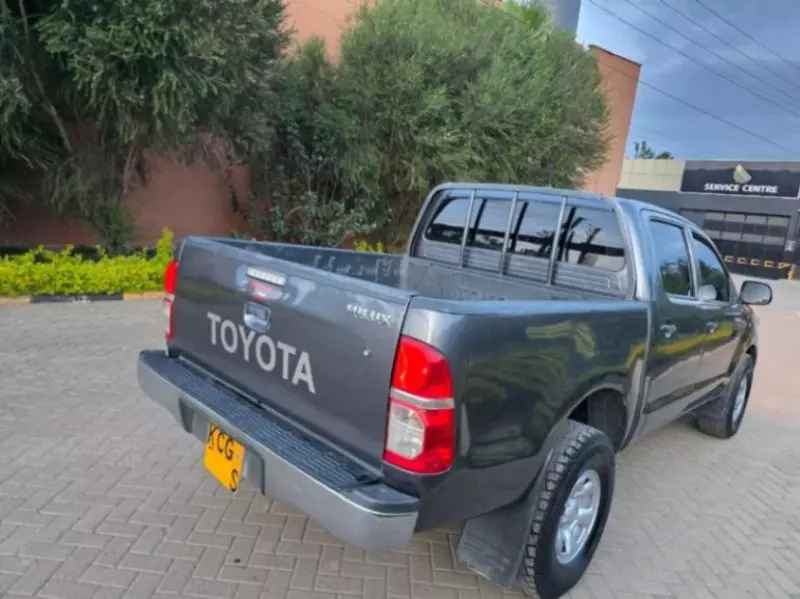 Toyota Hilux - 2015