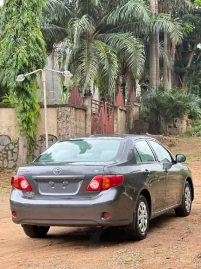 Toyota Corolla   - 2011