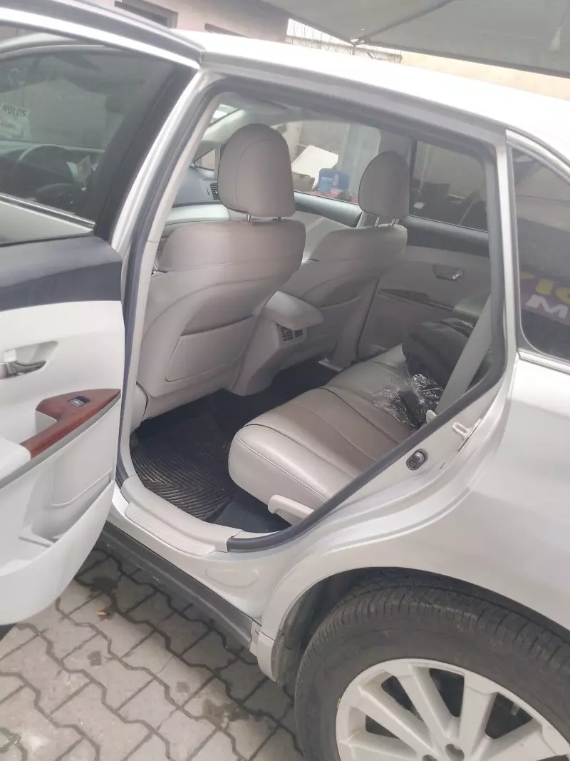 Toyota Venza   - 2011