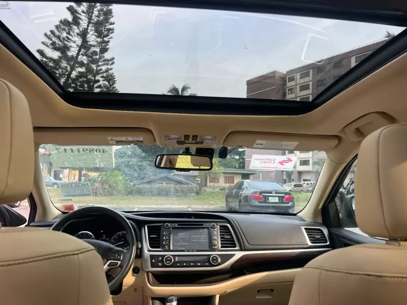 Toyota Highlander   - 2016