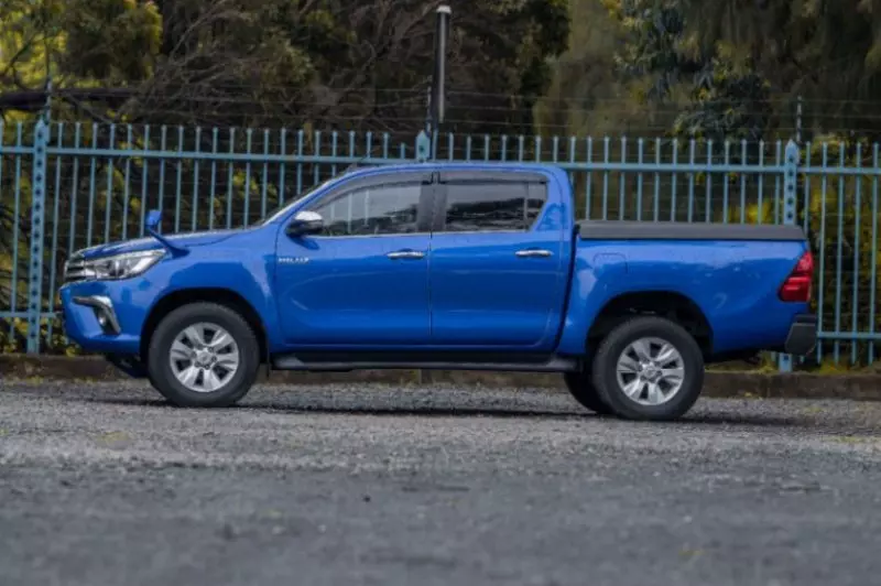 Toyota Hilux    - 2018
