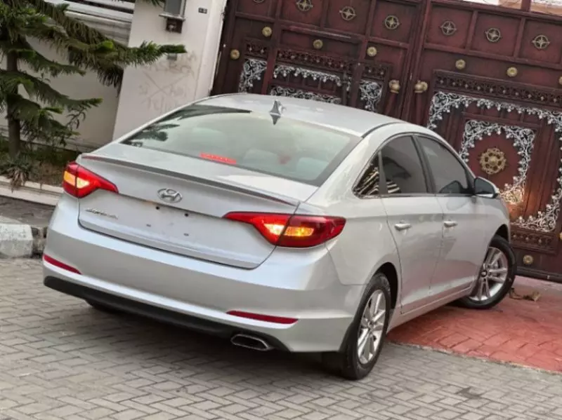 Hyundai Sonata   - 2017