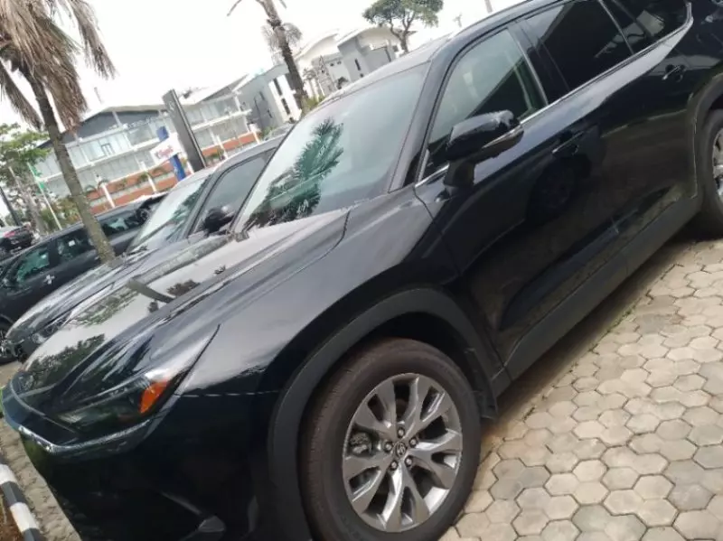Toyota Grand Highlander   -