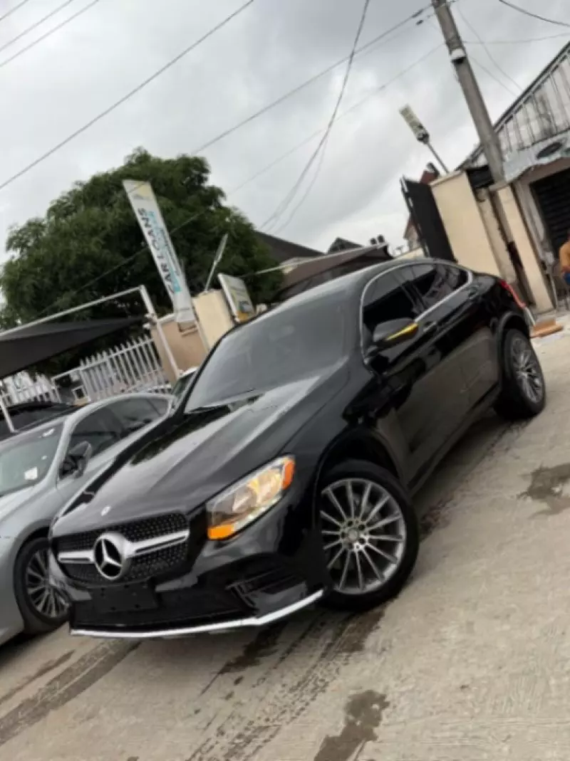 Mercedes-Benz GLC 300   - 2018