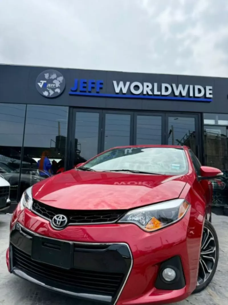 Toyota Corolla   - 2013