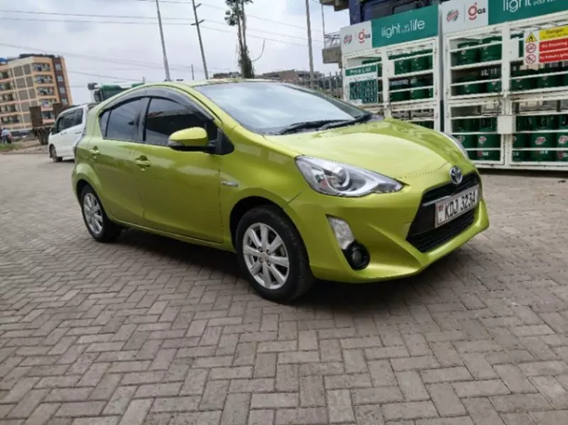 Toyota Aqua   - 2015