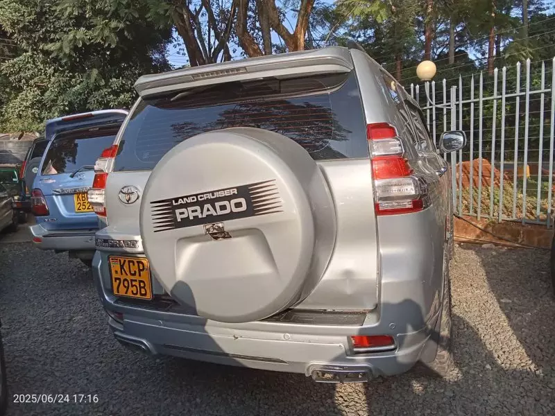 Toyota Landcruiser Prado   - 2010
